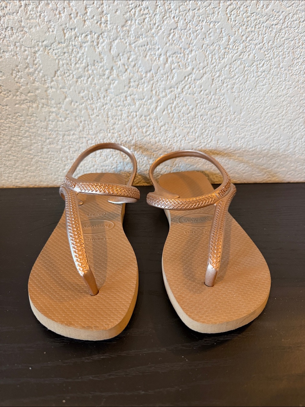 Havaianas Rose Gold Flash Urban Flip Flop Sandals - Picture 12 of 12